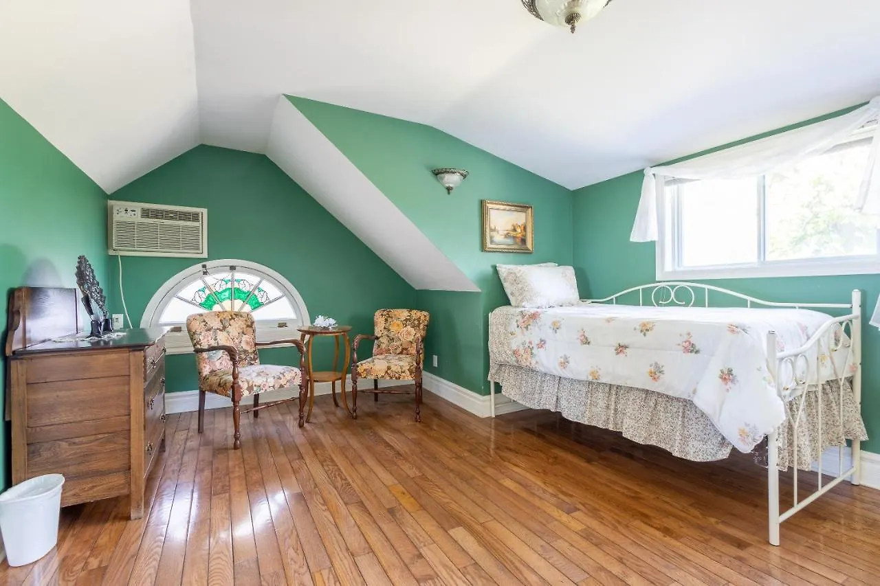 *** Bed & Breakfast Chestnut Inn Niagara Falls Canada