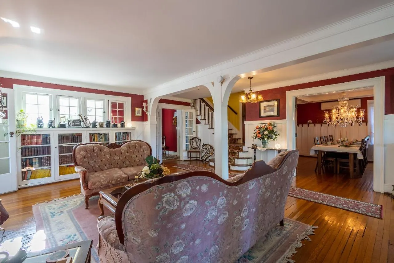 *** Bed & Breakfast Chestnut Inn Niagara Falls Canada