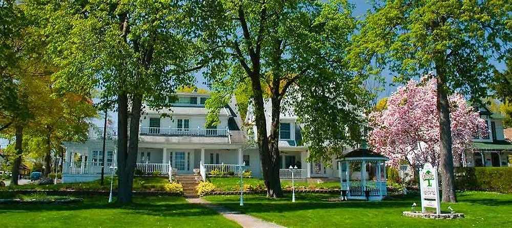 Chestnut Inn Niagara Falls Canada